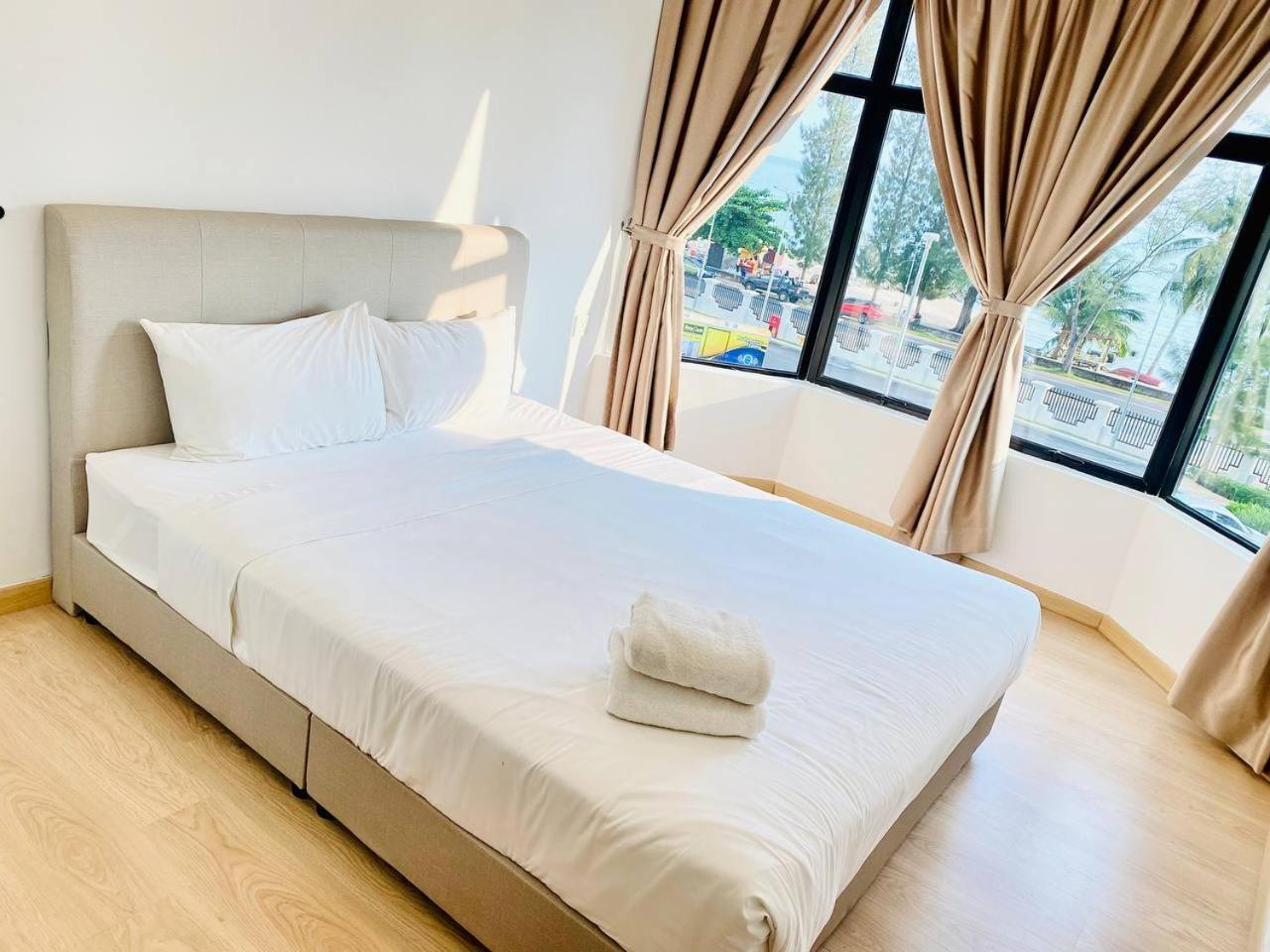 Mutiara Melaka Beach Resort By Glex Tangga Batu Buitenkant foto